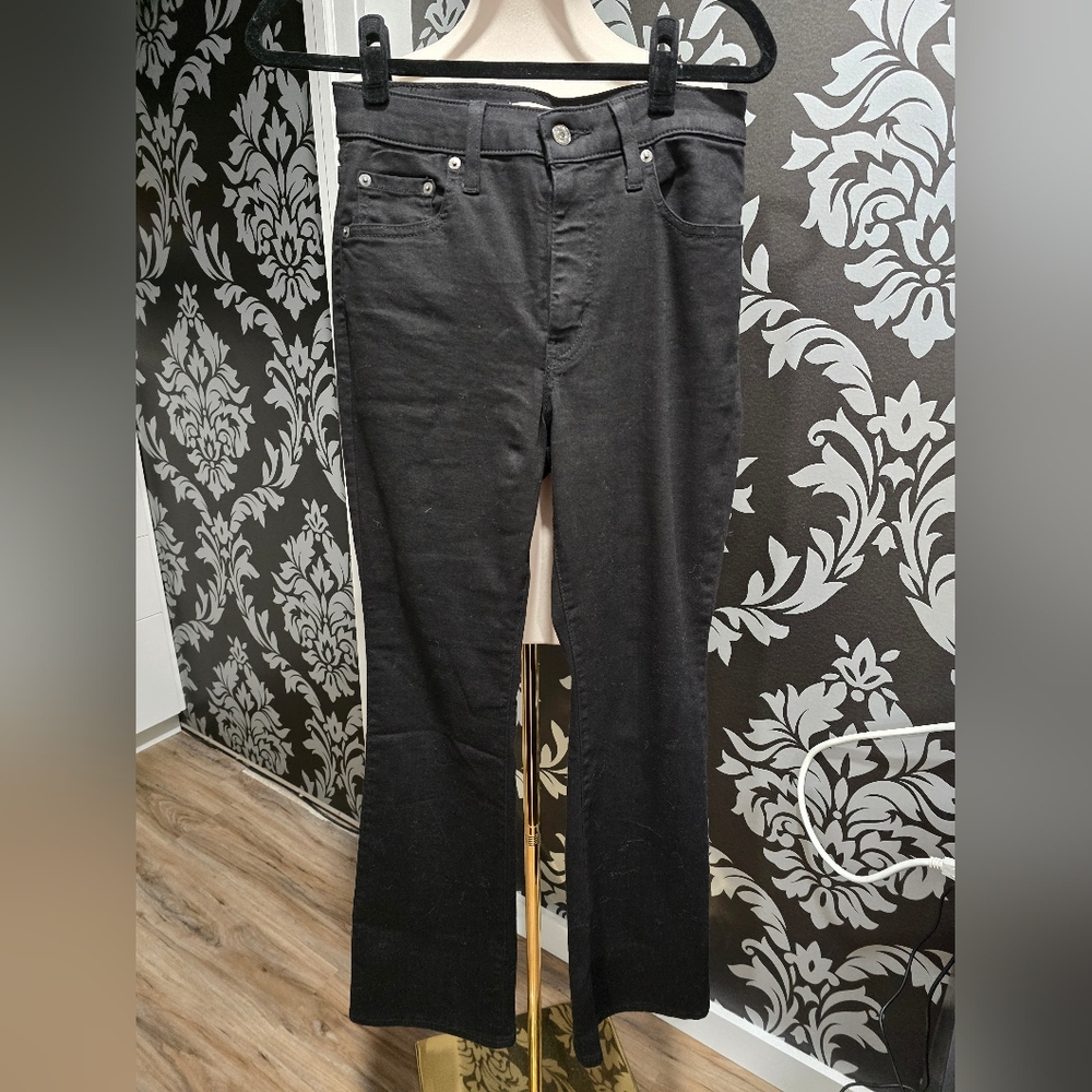 Levi's 725 High Rise Bootcut Women's Jeans | Size 29 | Inseam 30 | Worn ONLY 1X